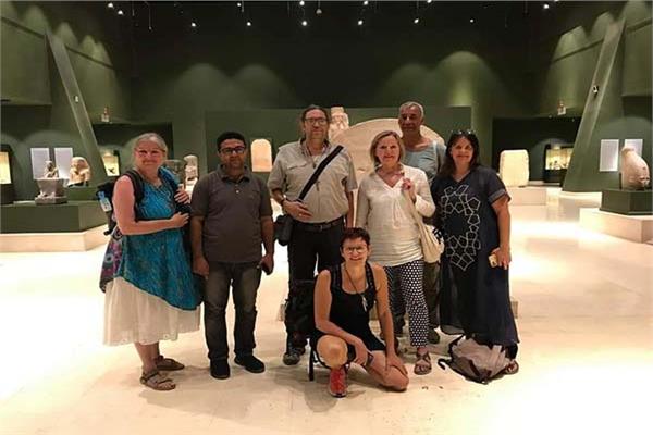 متحف سوهاج يستقبل فوج سياحي من امريكا 