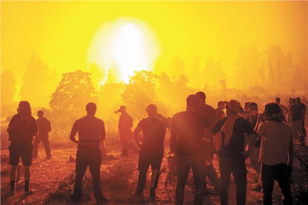 حرائق الغابات فى جزيرة إيفيا اليونانية أدت إلى إجلاء أكثر من ٣ آلاف شخص