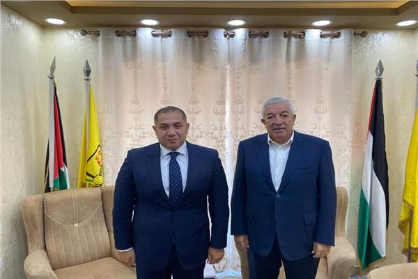سفير مصر لدى دولة فلسطين مع رئيس حركة فتح 