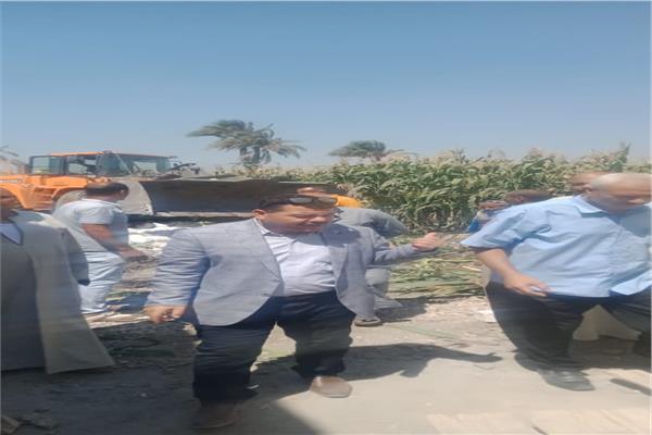 إزالة 5 حالات بناء مخالف في محافظة بني سويف