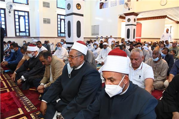 بحضور السكرتير العام.. افتتاح أول مسجد بمدينة قنا الجديدة