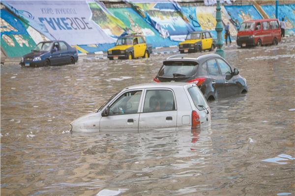 السيول تغرق شوارع الإسكندرية قبل سنوات