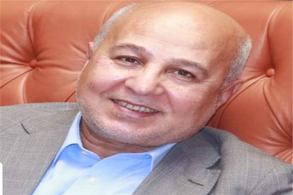النائب خالد عبد اللطيف عيش  رئيس النقابة العامة للصناعات الغذائية