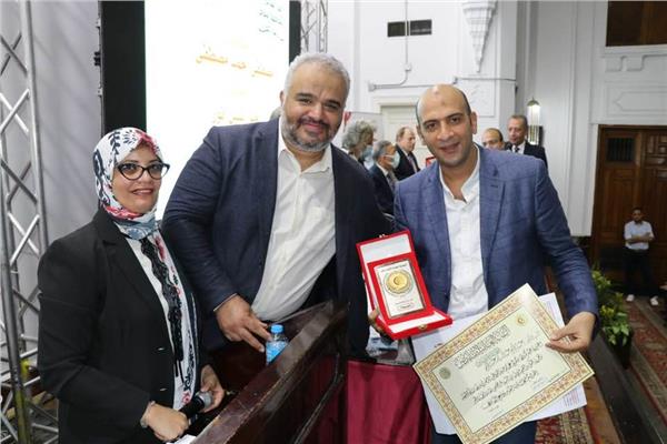 النقابة العامة لأطباء مصر تكرّم  ثلاثة من أساتذة جامعة أسيوط ضمن احتفالها بتكريم الأطباء المثاليين