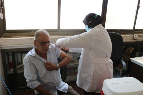 شوشه بدء حملة التطعيم بلقاح كورونا لجميع العاملين بسينا