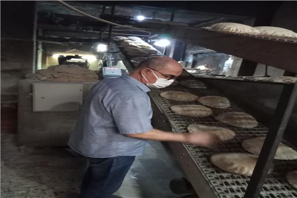 0  محضر نقص وزن وتجميع دقيق وإنتاج خبز غير مطابق للموصفات في حملة على مخابز أجا بالدقهلية .
