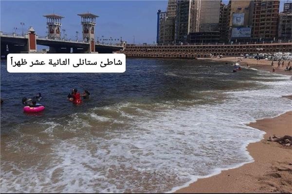 "مصايف الإسكندرية": تغيير لون مياه البحر بشاطئ ستانلي ليس تلوث| صور