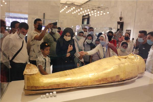يوم ثقافى للطلاب الوافدين بجامعة المنصورة  بمتحف الحضارة المصرية .