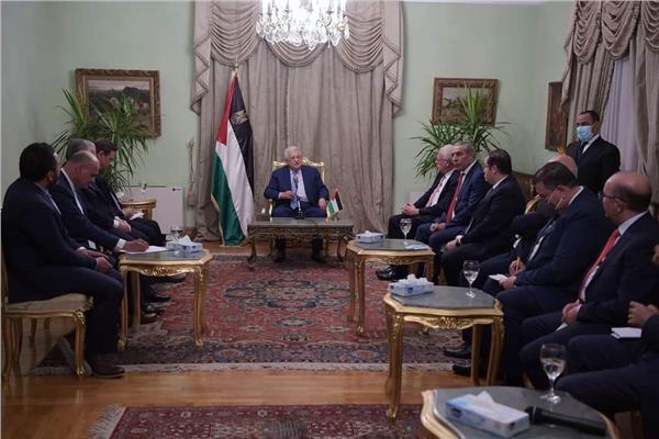لقاء الرئيس الفلسطيني محمود عباس مع عددا من كبار الإعلاميين المصريين 