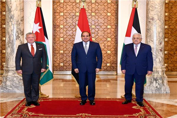 الرئيس السيسي ونظيره الفلسطيني وملك الأردن
