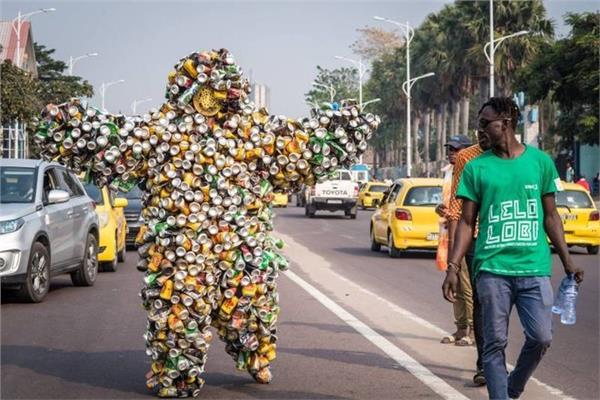 مهرجان ملابس من «النفايات»