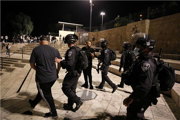 احتجاجات ليلية في فلسطين 