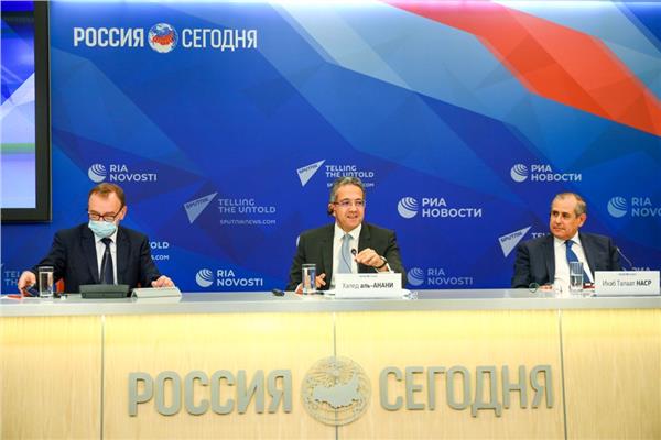  وزير السياحة والآثار يعقد مؤتمراً صحفياً مع  وسائل الإعلام الروسية