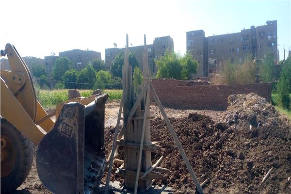 إزالة حالة تعد بالبناء على أراض زراعية في المهد بأرمنت