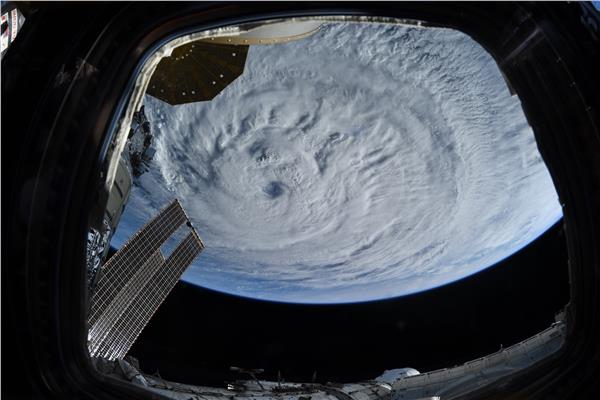 صورة التقاط صور مرعبة لبؤرة إعصار «لاري» من الفضاء