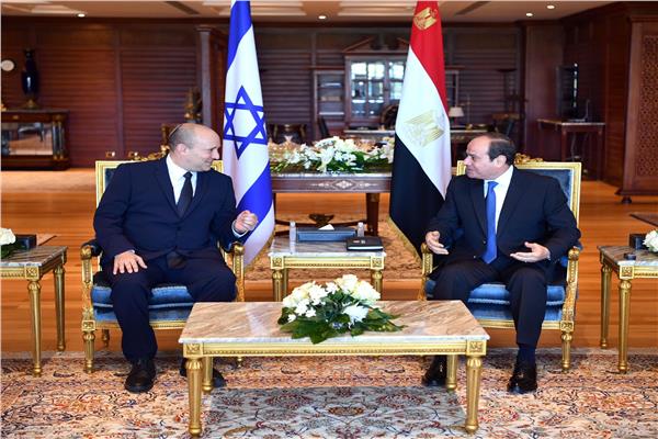 الرئيس السيسي يلتقي رئيس وزراء إسرائيل
