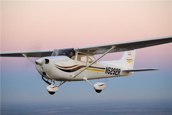 طائرة من طراز Cessna 172 