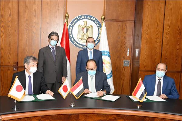 وزير البترول و نائب السفير اليابانى بالقاهرة يشهدون توقيع مذكرة تفاهم