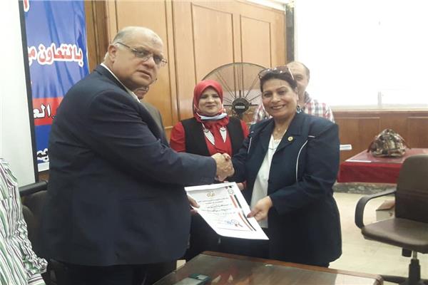 تكريم 26  نقابيا بالإسكندرية في ختام برنامج إعداد القيادات العمالية  
