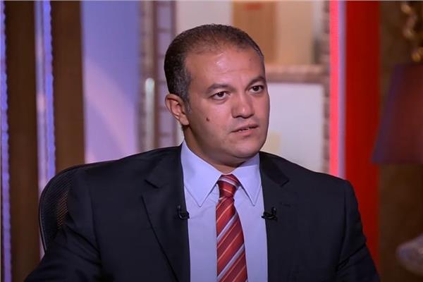 عادل عمران المستشار القانوني لوزارة الهجرة