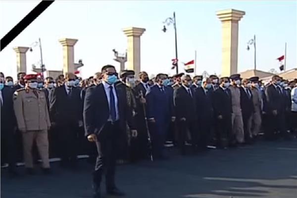 لحظة وصول الرئيس عبدالفتاح السيسي لحضور الجنازة العسكرية