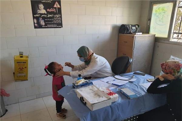 توقيع الكشف الطبي لعدد  ٢٨٣مريض بالقافلة الطبية بقرية شماس  