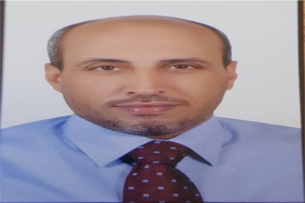  الدكتور زكريا أحمد محمد سعد الأستاذ بقسم التاريخ