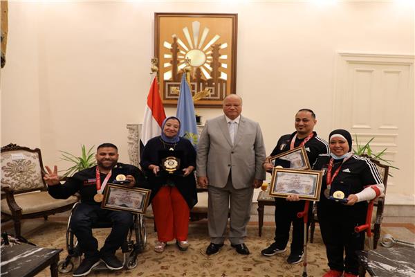 محافظ القاهرة يكرم المتوجين بميداليات خلال دورة الألعاب البارالمبية طوكيو 