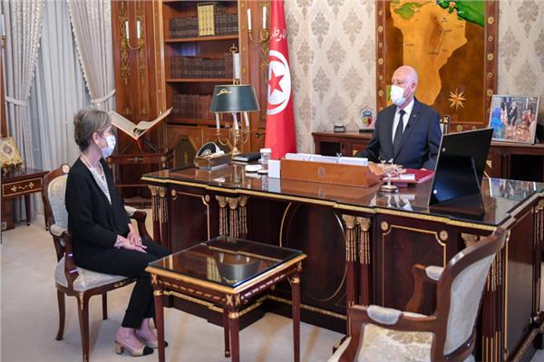 الرئيس التونسي يكلف نجلاء بودن بتشكيل الحكومة
