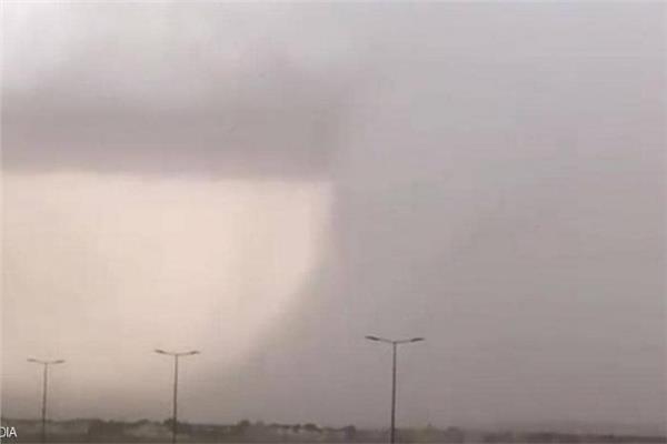 إعصار شاهين يصل عمان