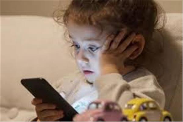 متى يجب أن يمتلك طفلك هاتفا ذكيا؟