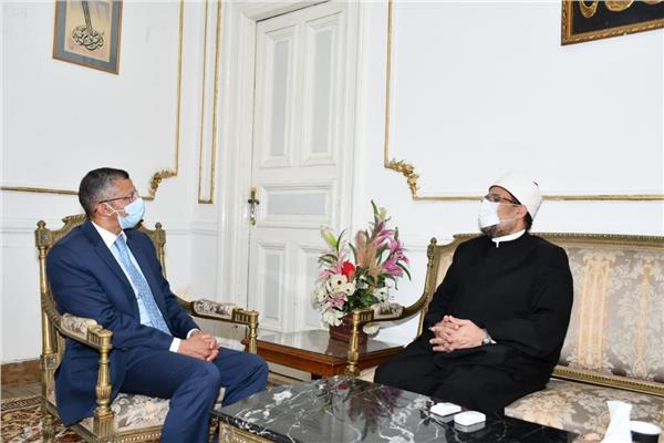 وزير الأوقاف يستقبل محمود طلعت سفير مصر الجديد لدى الفاتيكان