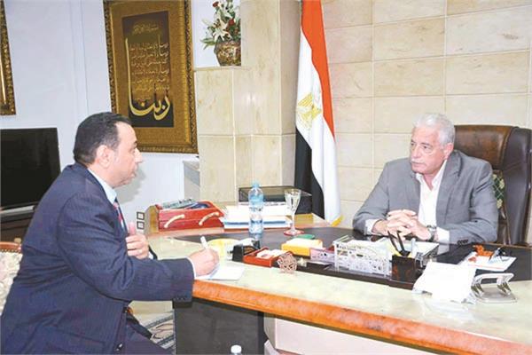محافظ جنوب سيناء خلال حواره مع محرر «الأخبار»