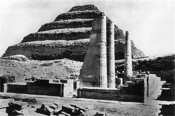 الاكتشافات الأثرية في سقارة بمصر