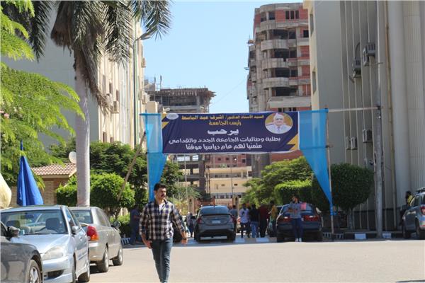 جامعة المنصورة تستقبل طلابها الجدد بخمس نقاط طبية للتطعيم