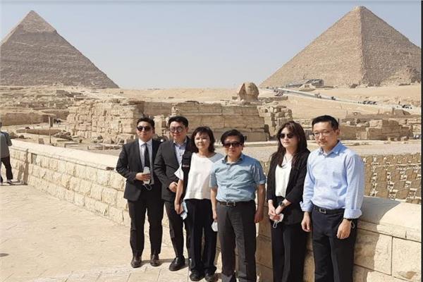 رئيس الجمعية الوطنية لجمهورية كوريا الجنوبية يزور المناطق الاثرية المصرية 