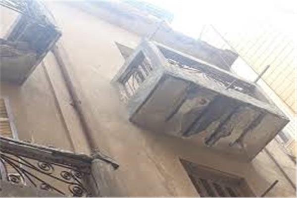 انهيار شرفة منزل في لبنان