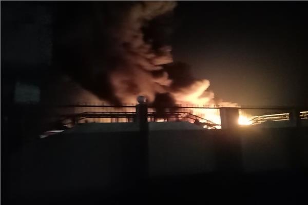 حريق مصنع كيماويات وبويات بمنطقة الاستثمار بمدخل الإسماعيلية