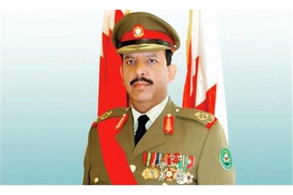 القائد العام لقوة دفاع البحرين بالقيادة العامة المشير الركن الشيخ خليفة بن أحمد آل خليفة 