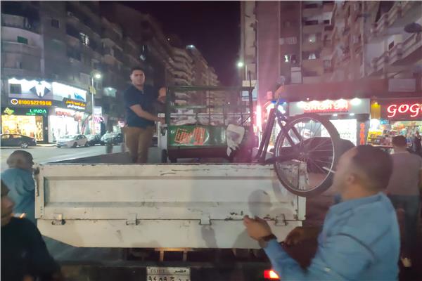 حملات لتطبيق مواعيد غلق المحلات وازالة الإشغالات بأحياء الإسكندرية  