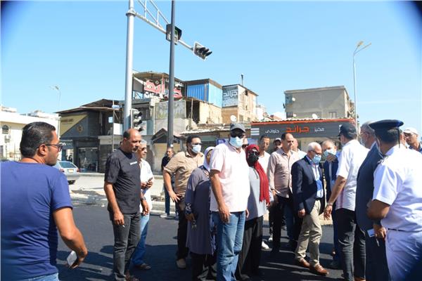 محافظ بورسعيد يتفقد أعمال رصف شارع ٢٣ ديسمبر 