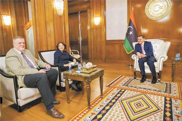 لقاء رئيس الوزراء الليبي مع دى كارلو فى طرابلس