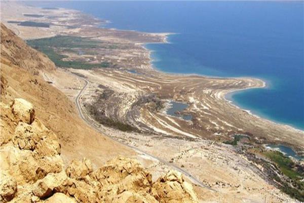 شاطئ البحر الميت