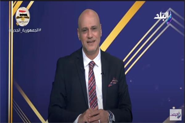 الكاتب الصحفي خالد ميرى خلال حواره مع أعضاء تنسيقية شباب الأحزاب
