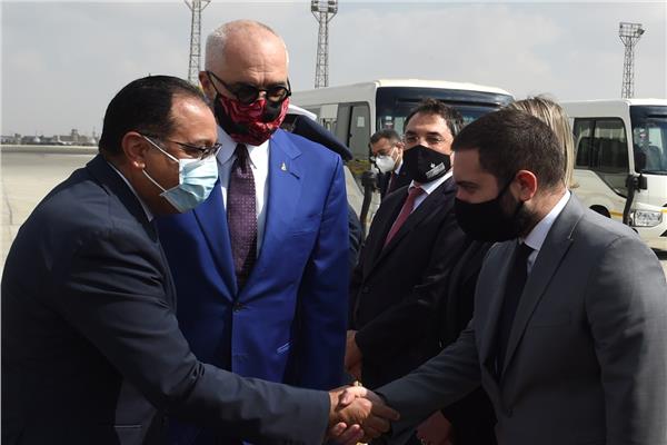 رئيس الوزراء يستقبل نظيره الألباني