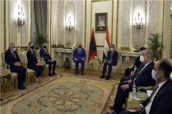 رئيسا الوزراء المصري والألباني يترأسان جلسة مباحثات موسعة لتعزيز علاقات التعاون بين البلدين 