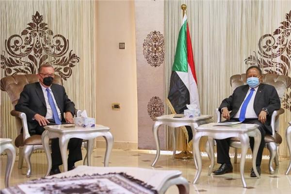 رئيس مجلس الوزراء السوداني ومبعوث الرئيس الأمريكي