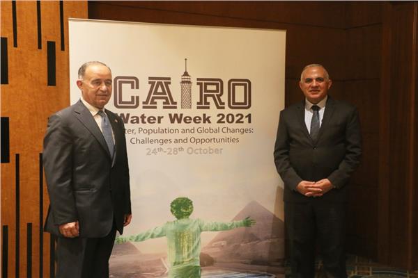 عبد العاطى يبحث مع وزير المياه الاردني تعزيز  التعاون فى مجال المياه