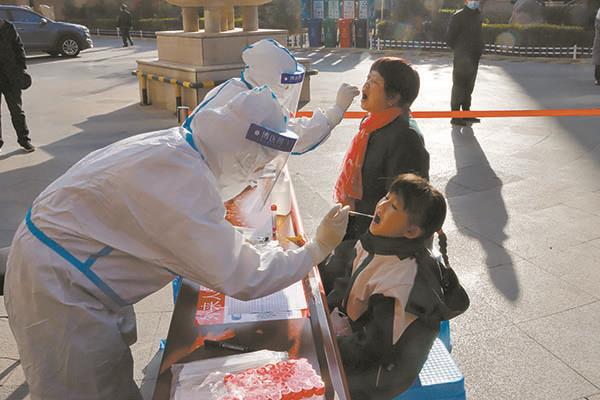الصين تعتزم تطعيم الأطفال من سن 3 سنوات  