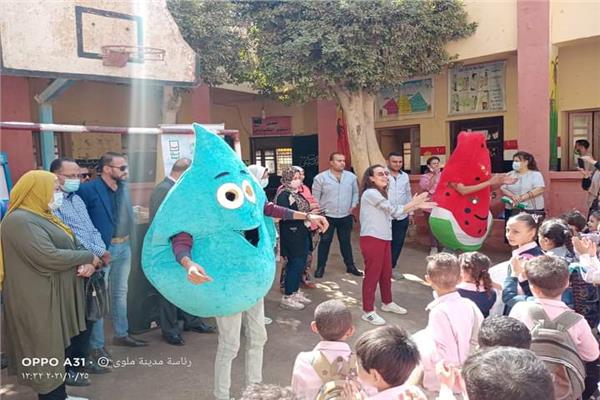 حملات للتوعية بمدرسة النصر الابتدائية بمدينة ملوى بالمنيا